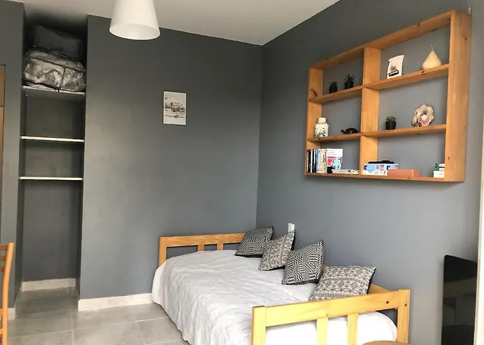 Chez Sophie Et Bernard Oda ve Kahvaltı Saverdun