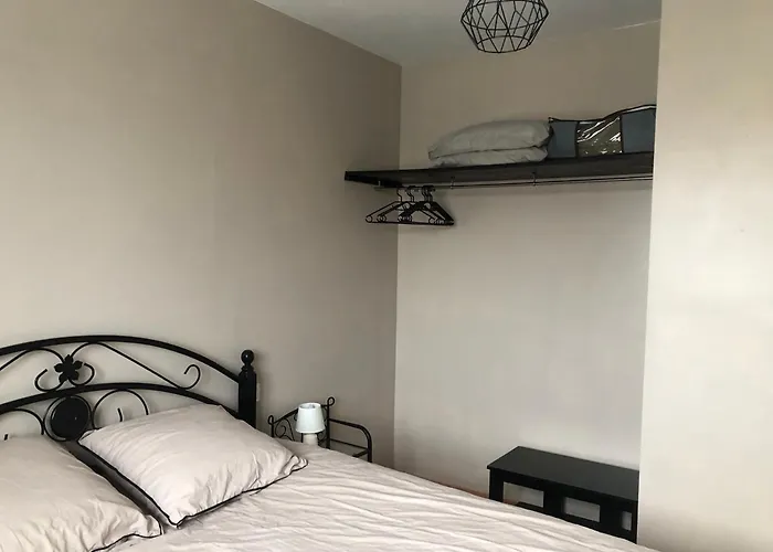 Chez Sophie Et Bernard Oda ve Kahvaltı Saverdun